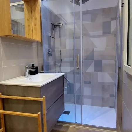 By Interhome * بيسْكيتْشّي
