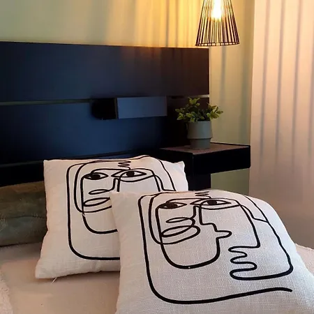 شقة By Interhome